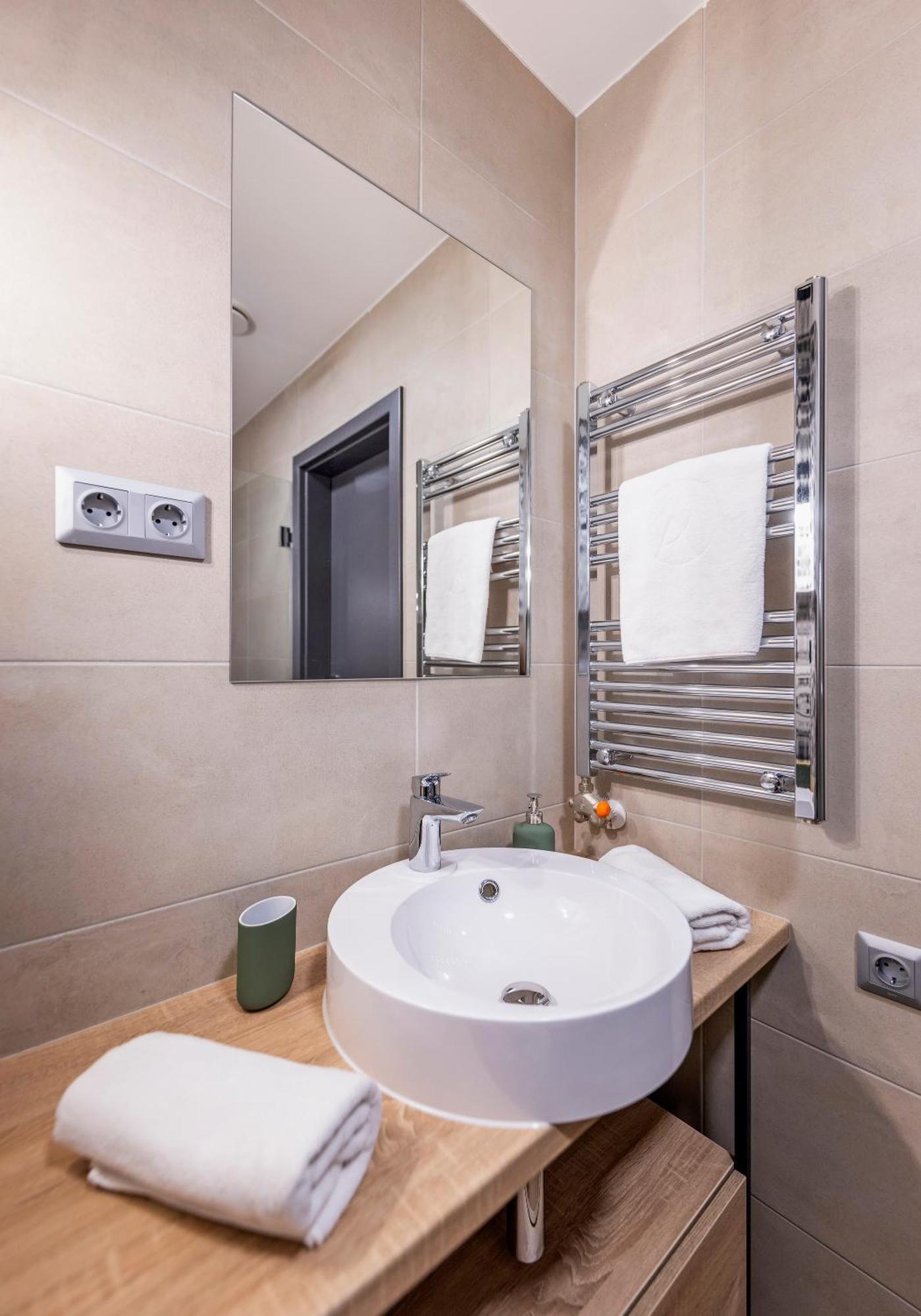 Amade Apartmanok 1 Győr Quarto foto